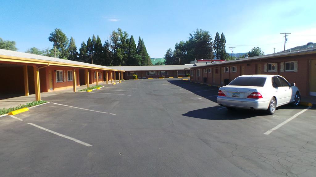 Relax Inn Yreka Esterno foto